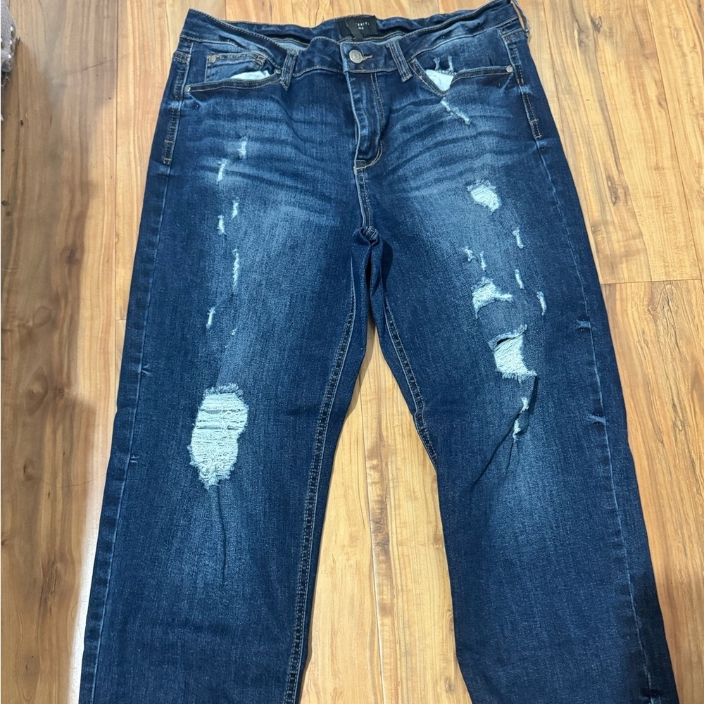 Celebrity Pink Dark Wash Denim Size: 15/32